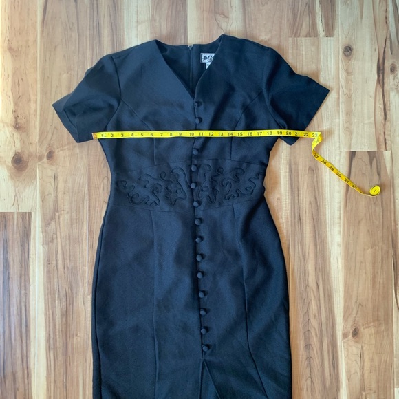 Vintage 80s 90s DJI Black Dress with Piping and Botton Detail - Picture 7 of 9
